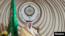 Le roi saoudien Salmane ben Abdulaziz Al-Saud lors d'un sommet arabe à Dhahran, Arabie Saoudite, le 15 avril 2018