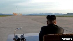 Kim Conq Un hakimiyyətə gəldikdən bəri ölkəsinin ballistik raket proqramını intensivləşdirib.