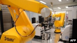 Minglab ximikatlarni bir zumda tekshirib beruvchi yangi robot