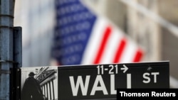 Los principales índices de la bolsa de Nueva York cedían terreno en la apertura el lunes, 16 de agosto de 2021.