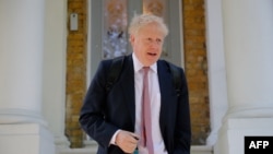 El diputado conservador Boris Johnson, favorito para suceder a Theresa May como jefa del Partido Conservador, deja una casa en Londres el 30 de mayo de 2019.
