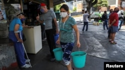 Un panel de expertos, de conjunto con el Instituto de Diálogo Inter-Americano analizó el jueves 2 de marzo cómo la crisis del coronavirus ha empeorado la situación en que viven los venezolanos en el país.