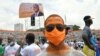 Un supporter de "ADO" ("Alassane Dramane Ouattara") au stade Félix Houphouet-Boigny le 22 août 2020 à Abidjan. (AFP)