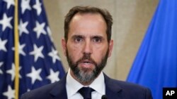 Specijalni tužilac Džek Smit na konferenciji za novinare u Sekretarijatu za pravosuđe 1. aprila 2023. (Foto: AP/J. Scott Applewhite)