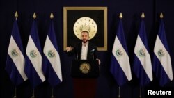 El presidente de El Salvador, Nayib Bukele, decidió expulsar a la representación diplomática del gobierno en disptua de Venezuela, a lo que el gobierno de Nicolás Maduro reaccionó con una medida similar el 3 de noviembre, de 2019.