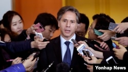 지난해 2월 한국을 방문한 토니 블링큰 미국 국무부 부장관이 외교부 청사에서 기자단의 질문에 답하고 있다. (자료사진)