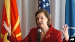 Juru bicara Departemen Luar Negeri AS, Victoria Nuland, menyatakan keprihatinan mendalam terkait deklarasi HAM ASEAN yang dianggap berpotensi mengikis nilai-nilai dalam Deklarasi Ham Universal (UDHR) PBB.