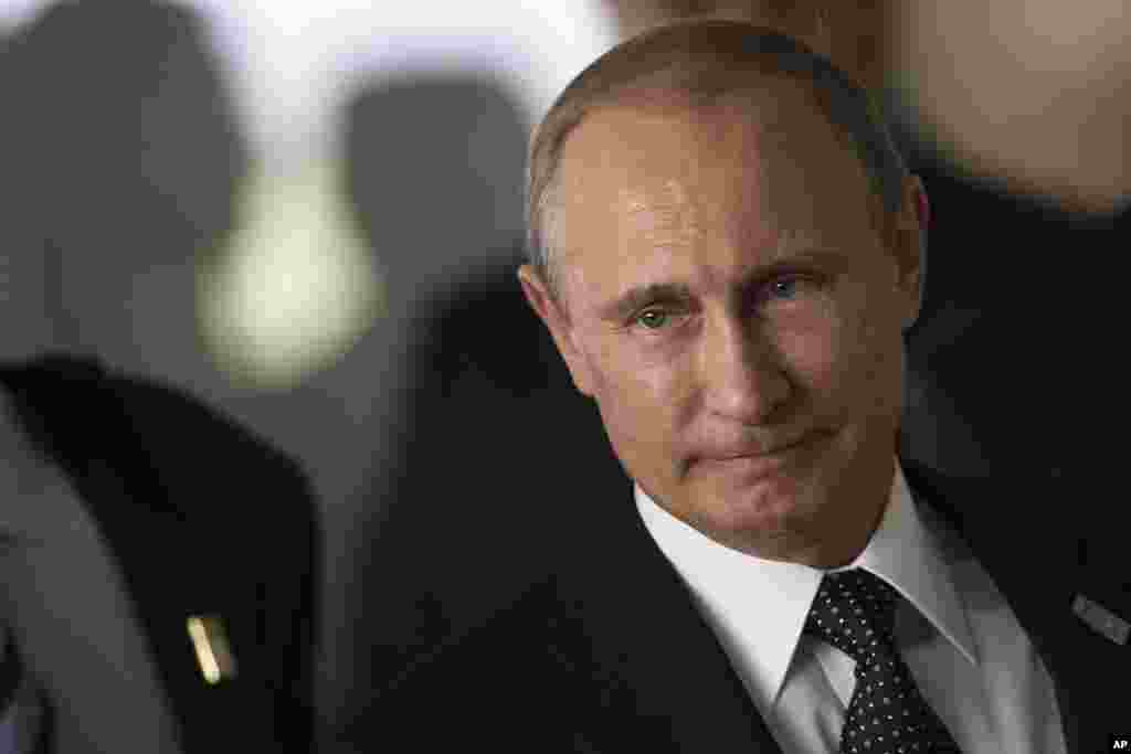 President Vladimir Putin: ``This tragedy would not have happened if there had been peace on that land, or in any case if military operations in southeastern Ukraine had not been renewed. And without doubt, the government of the territory on which it happened bears responsibility for this frightening tragedy. We will do everything that we can so that an objective picture of what happened can be achieved. This is a completely unacceptable thing.''