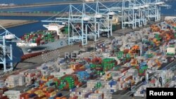 Unas 32 empresas de Estados Unidis de sectores como energía, seguridad, tecnología, alimentos y fertilizantes en gira por Centroamérica buscan ampliar sus exportaciones a la región y superar retos para eficiencia de la movilidad de mercancías. (Foto VOA / Archivo)