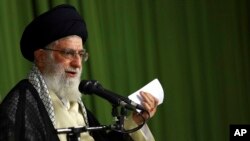 Pemimpin tertinggi Iran Ayatollah Ali Khamenei dikabarkan mendapat surat dari Presiden AS Barack Obama terkait perlawanan terhadap ISIS.