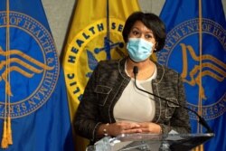 ARCHIVO - Muriel Bowser, alcaldesa del Distrito de Columbia habla en conferencia de prensa el 6 de enero de 2020.