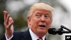 Presiden Donald Trump memberikan sambutan di halaman selatan, Gedung Putih, Washington, 22 Juni 2017. (AP Photo/Alex Brandon, File).