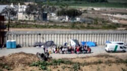 Migrantes en espera de entrar a EEUU y directivos de albergues están preocupados por el anuncio de deportaciones de Donald Trump