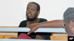 Hassan Hanafi Haji devant le tribunal à Mogadiscio, en Somalie , le 3 mars 2016 .