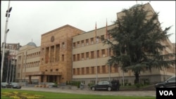 Лидерот на „Левица“ очекува нивната иницијатива да дојде до фаза на пленарна седница на која, како што вели, би се соочиле аргументите. 
