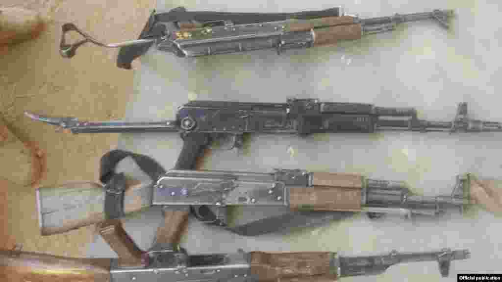 Bindigogi Kirar AK47 Da Sojijn Najeriya Suka Kwace Yau Da Safe Daga Hannun 'Yan Kungiyar Boko Haram A Yayin Da Suka Yi Masu kwanton bauna a babbar kasuwar shanu a Gwai Mainari kusa da Minok a jahar Borno 