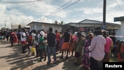 Cette élection est la première organisée sans la présence de la mission des Nations unies au Liberia, créée en 2003 pour garantir la paix après les guerres civiles qui ont fait plus de 250.000 morts entre 1989 et 2003.