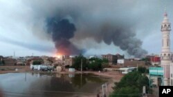 Moshi mkubwa katika mji wa Khartoum, Sudan kutokana na mapigano kati ya jeshi la serikali na kikosi cha RSF June 7, 2023