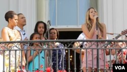 La cantante Colbie Caillat fue una de las artistas invitadas para el inicio de las festividades de Pascuas que celebra la Casa Blanca.