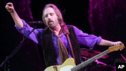 Tom Petty and the Heartbreakers performs at The Hangout Festival on May 18, 2013.