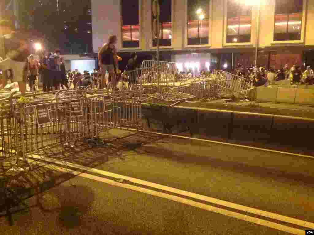 香港争真普选全民抗争星期二进入第3天(美国之音图片/海彦拍摄)