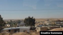 Nepriznato beduinsko naselje u izraelskoj pustinji Negev 