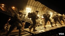 Desde 1993, la ley hizo que más de 13 mil 500 millitares fueran expulsados de las fuerzas
Armadas.