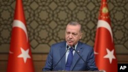 El presidente Tayyip Erdogan también dijo que continuarían las conversaciones entre funcionarios rusos y turcos sobre Siria.