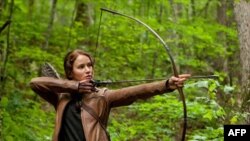 Дженніфер Лоуренс як Катнісс Евердін у фільмі «Голодні ігри»