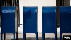 Las oficinas de correo en Estados Unidos tienen dificultades ante el uso del público que usa la internet.