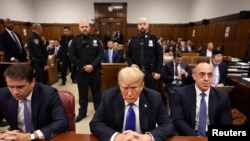 Rais wa zamani wa Marekani Donald akiwa Mahakamani New York, Marekani.