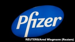 Logo farmaceutske kompanije Pfizer (REUTERS/Arnd Wiegmann)