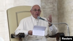 Le pape François au Vatican, le 14 octobre 2015. (REUTERS/Stefano Rellandini)