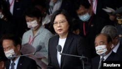 資料照：台灣總統蔡英文在雙十國慶慶典上講話。 （2020年10月10日）