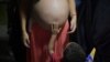 Las múltiples limitaciones que viven los venezolanos se vuelven más dramáticas cuando se trata de atender las necesidades de una madre embarazada.