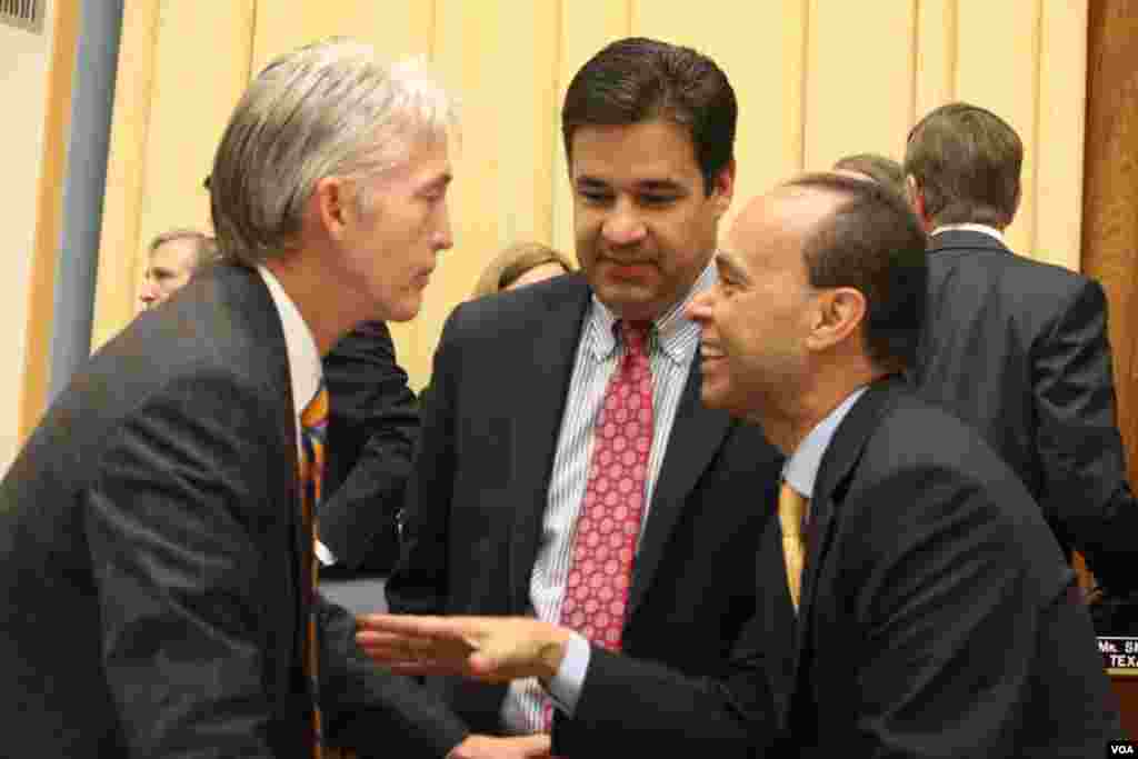 Además de hablar con Labrador, el legislador Gutiérrez también dialogó con otros congresistas republicanos con el fin de crear lazos para avanzar en el debate sobre la reforma migratoria.