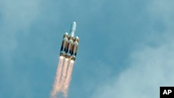 Запуск тяжелой ракеты Delta IV Heavy с грузом спутников с космодрома на мысе Канаверал. 9 апреля 2024 года