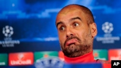 Pep Guardiola lors d'une conférence de presse à Porto, au Portugal, le 14 avril 2015.