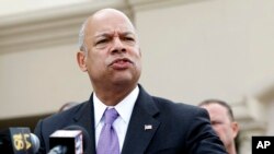 Menteri Keamanan Dalam Negeri AS, Jeh Johnson menyerukan kewaspadaan masyarakat (foto: dok).