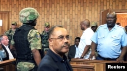 L'ancien ministre des Finances du Mozambique, Manuel Chang, comparaît devant le tribunal lors d'une audience d'extradition à Johannesburg, en Afrique du Sud, le 8 janvier 2019.