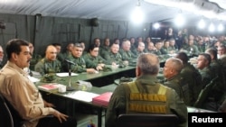 Diosdado Cabello, figura clave en el gobierno en disputa de Venezuela, desestimó las informaciones de que se había reunido con funcionarios de EE.UU. y las calificó como “mentira” y “manipulación”. 