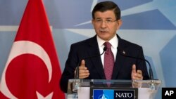 Turkiya Bosh vaziri Ahmet Dovuto'g'li