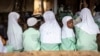 La fermeture des écoles a suscité de vives critiques de la part de l'Association nationale des étudiants nigérians et de l'Association chrétienne du Nigeria.