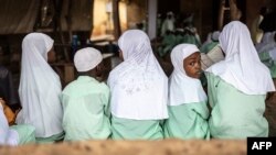 La fermeture des écoles a suscité de vives critiques de la part de l'Association nationale des étudiants nigérians et de l'Association chrétienne du Nigeria.