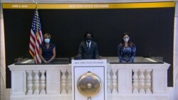 Miembros de la junta directiva de la bolsa de Nueva York rindieron tributo al afroamericano George Floyd, recientemente fallecido después de una detención policial en Minneapolis, estado de Minnesota.