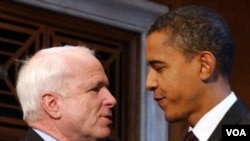 McCain dijo que establecer una zona de exclusión de vuelos enviaría un mensaje al líder libio.