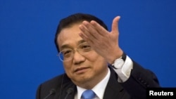 中國總理李克強在北京人大會堂召開的中歐企業家圓桌會議上講話。（2018年7月16日）