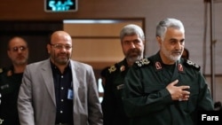 قاسم سلیمانی (راست) فرمانده نیروی قدس سپاه پاسداران انقلاب اسلامی