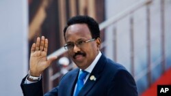 Le président somalien Mohamed Abdullahi Mohamed arrive pour la cérémonie de prestation de serment de Cyril Ramaphosa à Pretoria, en Afrique du Sud, le 25 mai 2019.