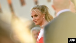 Britney Spears arrive pour la première de "Once Upon a Time... in Hollywood" de Sony Pictures au TCL Chinese Theatre à Hollywood, en Californie, le 22 juillet 2019.